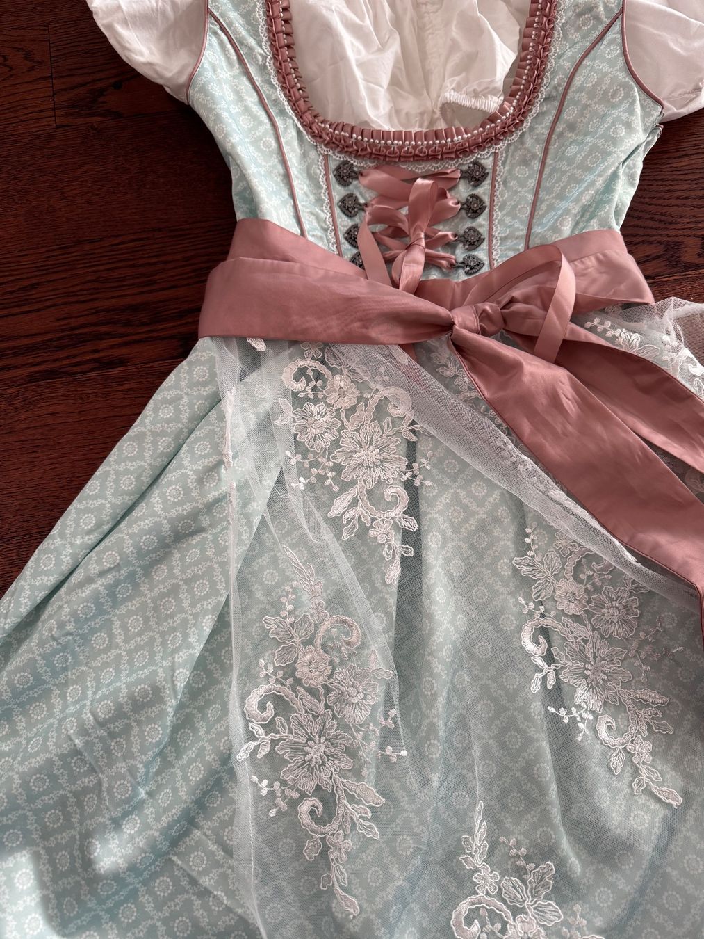 Vestiti: Dirndl Grösse 42 gebraucht – Usato da Kriens venduto da scubydo 1