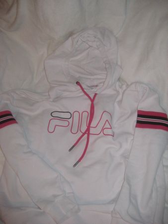 KNABEN  PULLOVER MIT KAPUZE