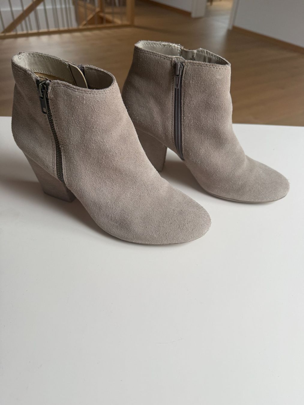 Damenschuhe: Ab 1.- Bata Wildleder Stiefeletten, Gr 40 – Gebraucht aus Jonen von 8916 3