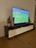 Elegantes TV Lowboard mit viel Stauraum – modern & schlicht