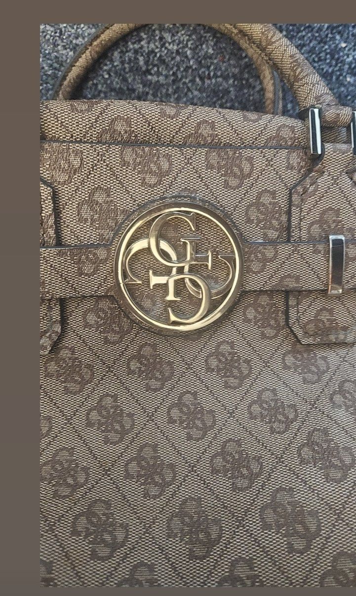 Guess Borse: Guess Tasche beige – Usato da Suhr venduto da jes_rtc9 1