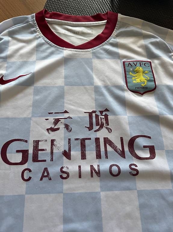 Canottiere & Pantaloni: Fussballjersey Aston Villa – Usato da lohn-ammannsegg venduto da matt.