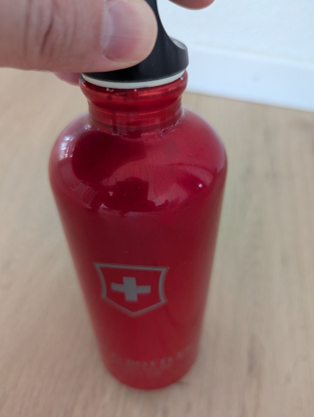 Sigg Borracce & Thermos: Original SIGG Trinkflasche, Rot, Swiss Made – Usato da Binz venduto da Aleksruski 2