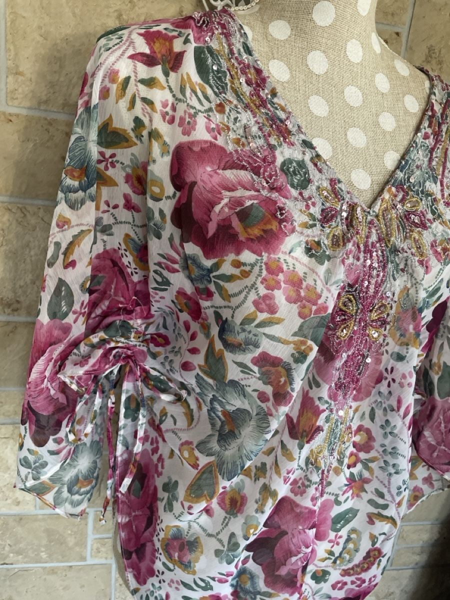 Avant Premiere Blusen: Avant Premiere Tunika, Gr. M, mit Blumenmuster🌸🌷🌺🌹🌻 – Gebraucht aus Henggart von Engelsi 2