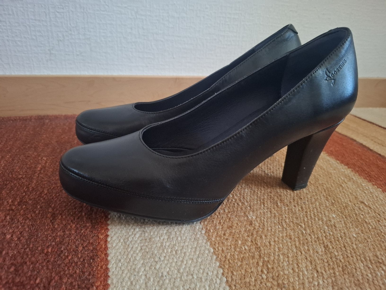 Damenschuhe: black heels – Neu (gemäss Beschreibung) aus Zürich von cel_8kzw 1