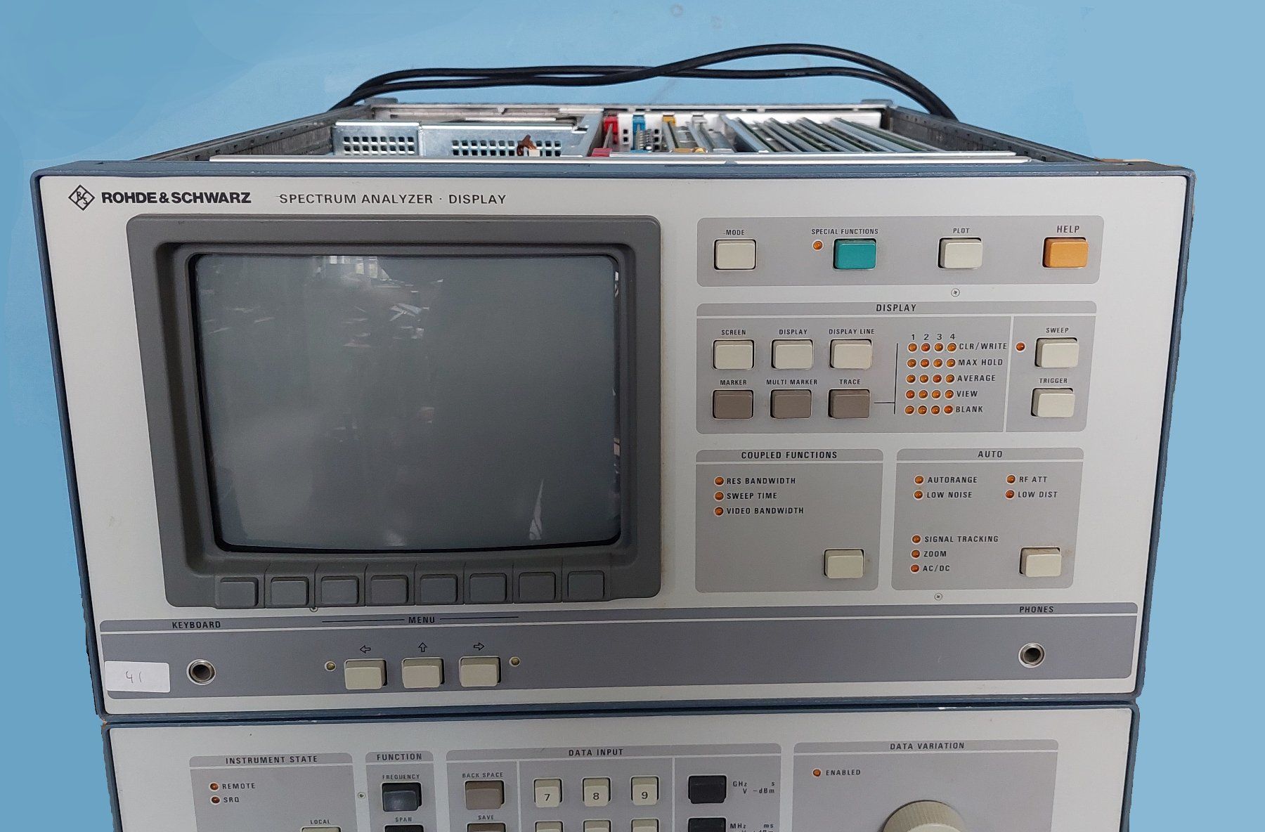 Messen: Rhode & Schwarz Spectrum Analyzer – Defekt aus Bülach von blksize