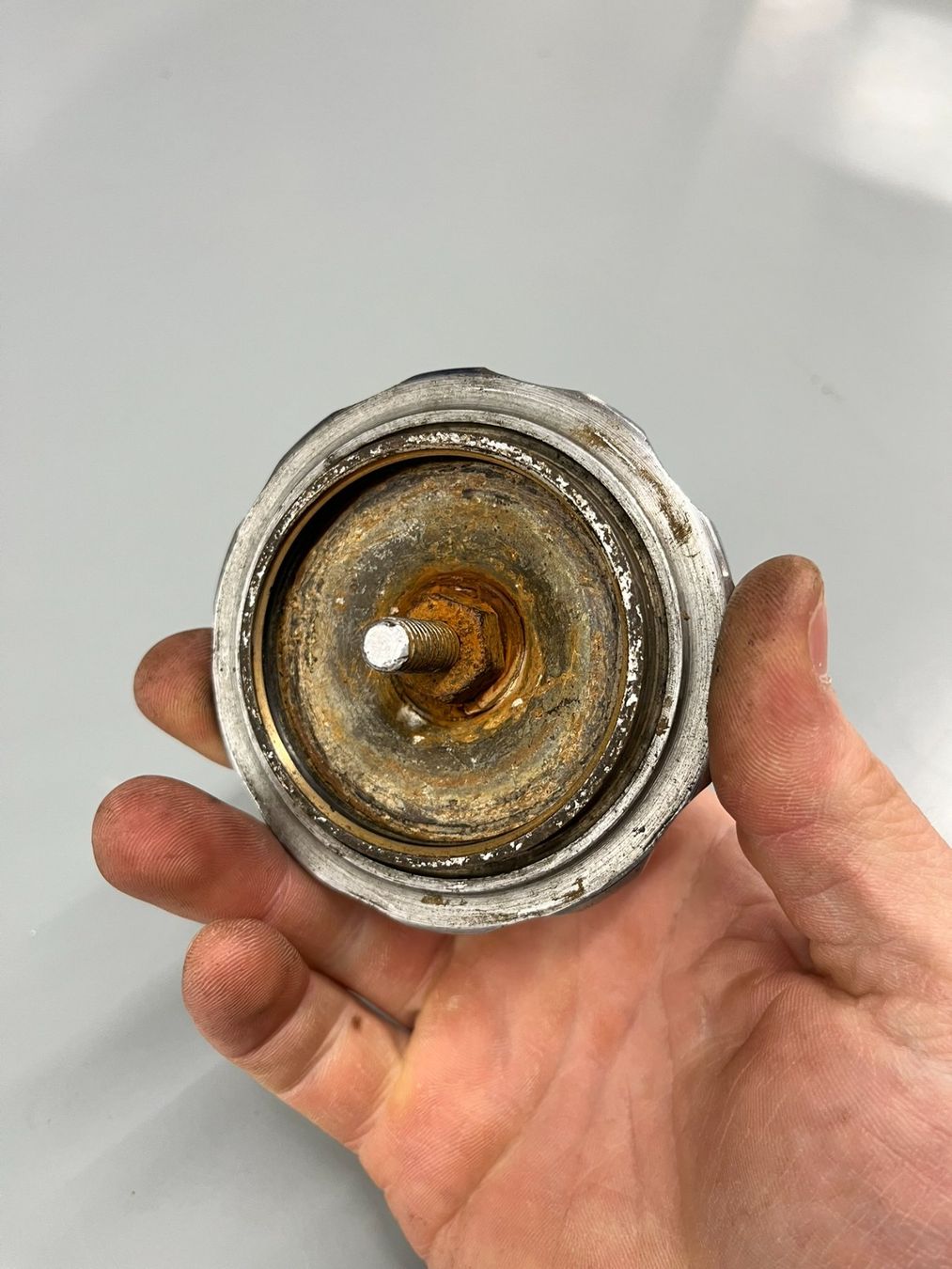Autos: Kühlergrill Emblem Steiger Martini ca. 1920 Oldtimer – Gebraucht aus Weinfelden von Klebstreifen 3