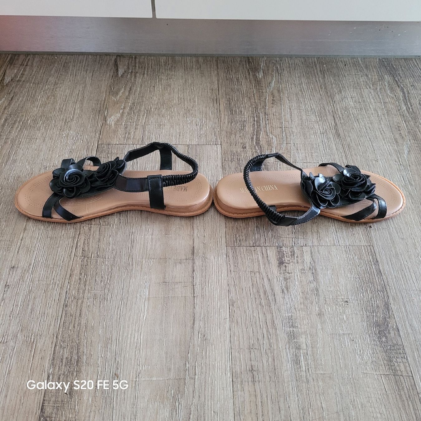 Scarpe da donna: Sandalen schwarz 40 – Usato da Niederbuchsiten venduto da klengyel 1