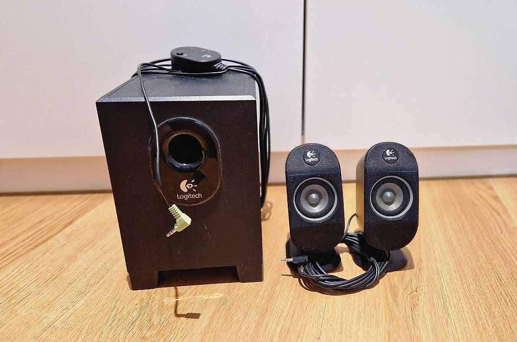 Logitech Lautsprecher: Logitech Lautsprecher mit Subwoofer für Laptop oder PC – Gebraucht aus Kriens von essemm