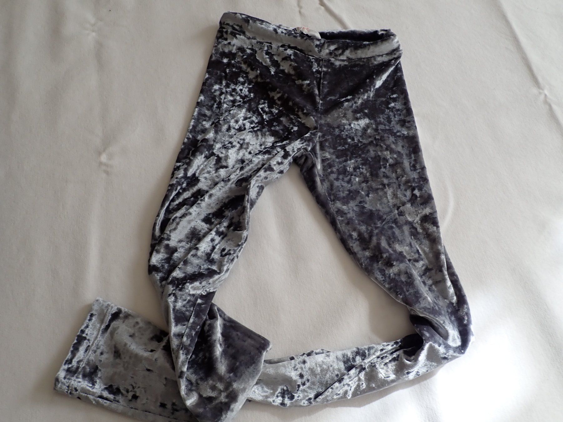 H&M Collant & Leggings: Leggings argenté 140 – Nuovo (secondo la descrizione) da Petit-Lancy venduto da camping_car 1