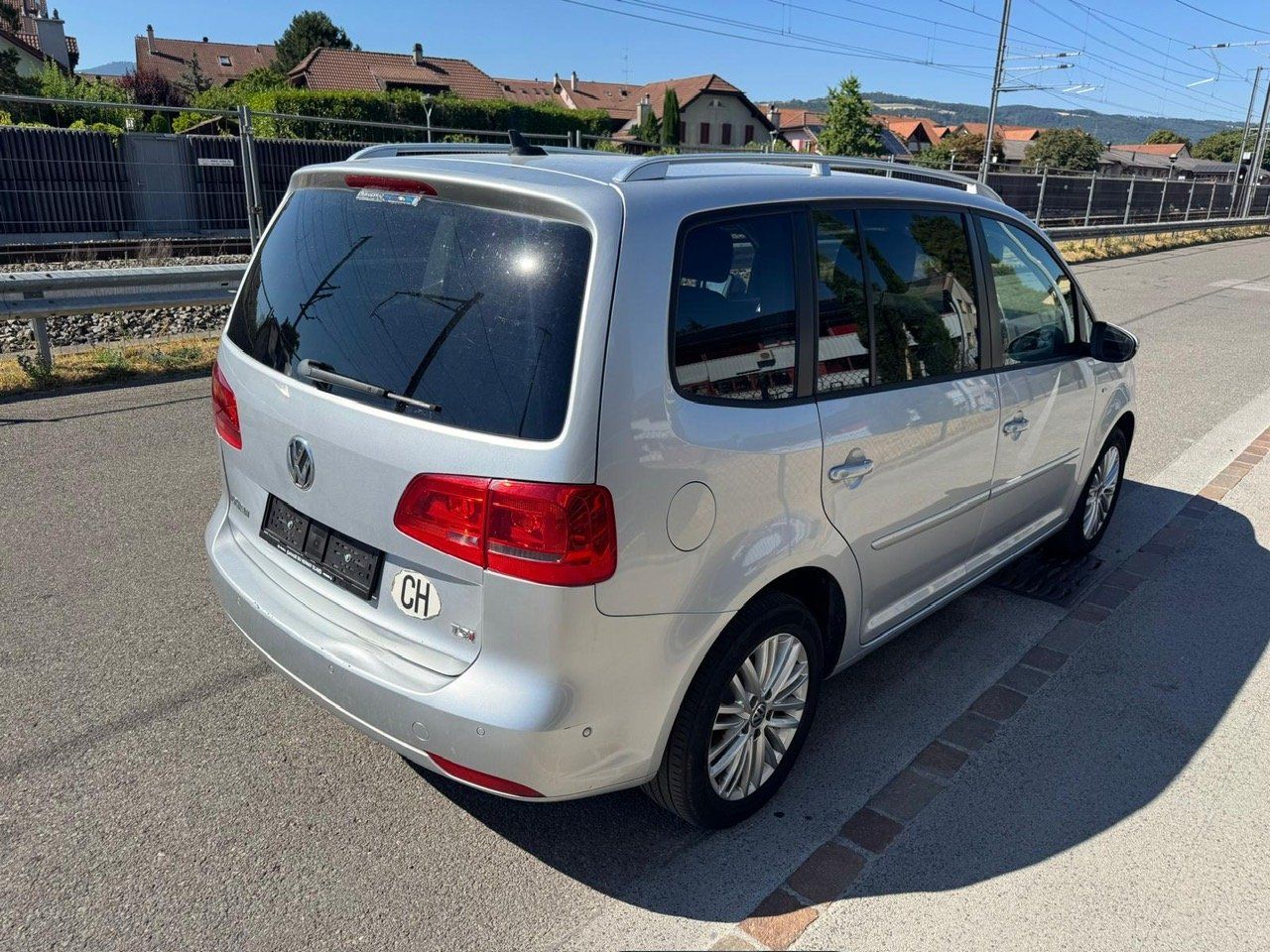 VW Automobili: VW Touran 7 places – Usato da Gland venduto da Duvernay01 2
