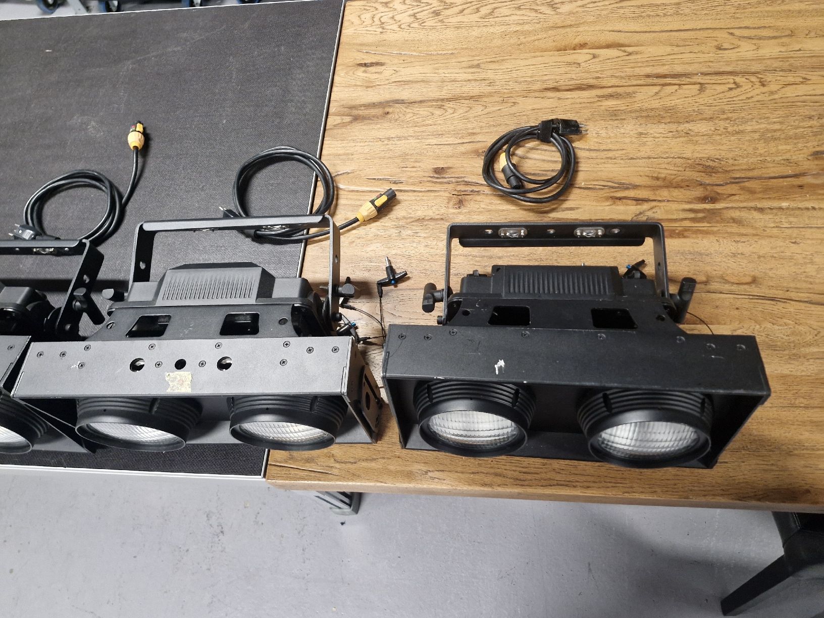 Lampade: 6x Briteq BT Blinder 2 IP mit Case und Netzkabel – Usato da Arbon venduto da HD1903 3
