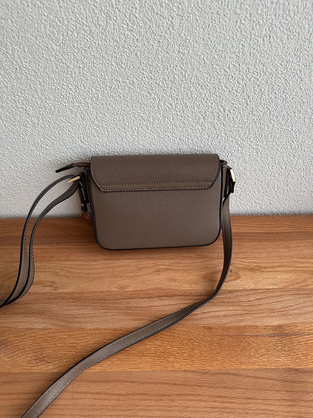 L.Credi Borse da donna: L.Credi Handtasche wie neu – Nuovo (secondo la descrizione) da Dübendorf venduto da lau_rws9 1