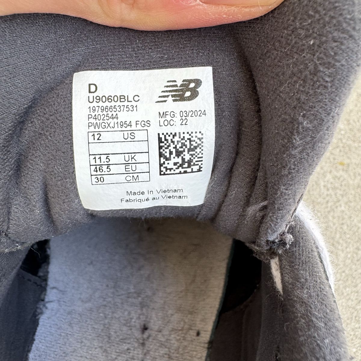 New Balance Scarpe da uomo: New Balance 9060 Grösse 46.5 – Usato da Itingen venduto da JDG11 3