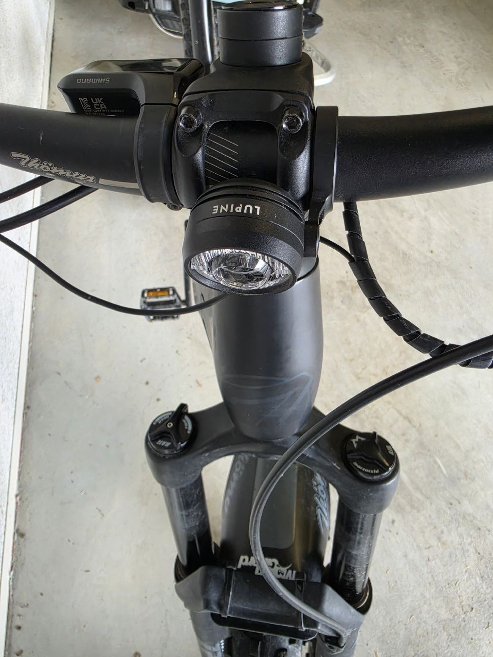 Thömus Biciclette: Thömus Lightrider E2 Pro mit Thule Cross 2 Plätzer – Usato da Kilchberg ZH venduto da jeli8802 1