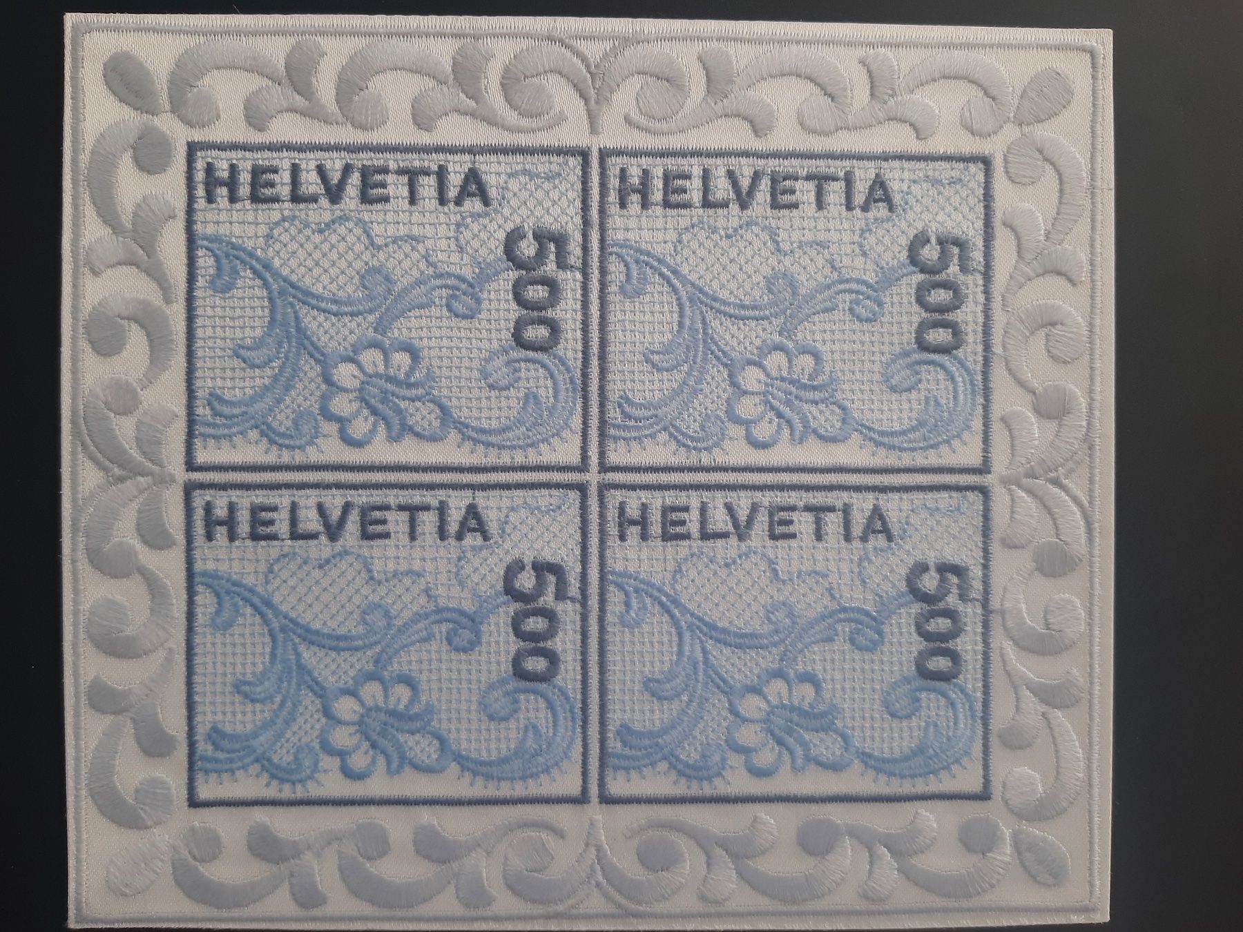 Tutti i francobolli: 2000 Stickereiblock** Postfrisch – Nuovo e nell'imballaggio originale da Basel venduto da Renato_hirzi