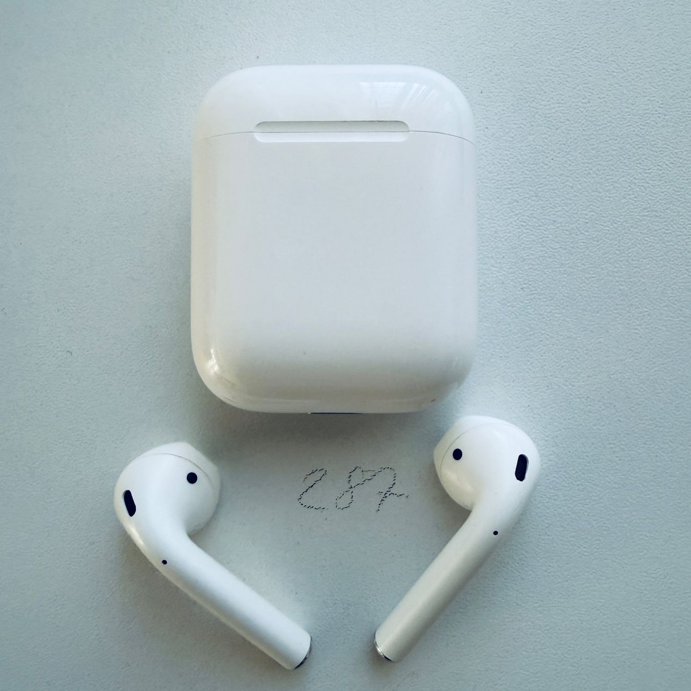Apple Cuffie: Original Apple AirPods 2 Gen. Wireless Kopfhörer & Case – Usato da Basel venduto da MY.AIRPODS.SHOP 2