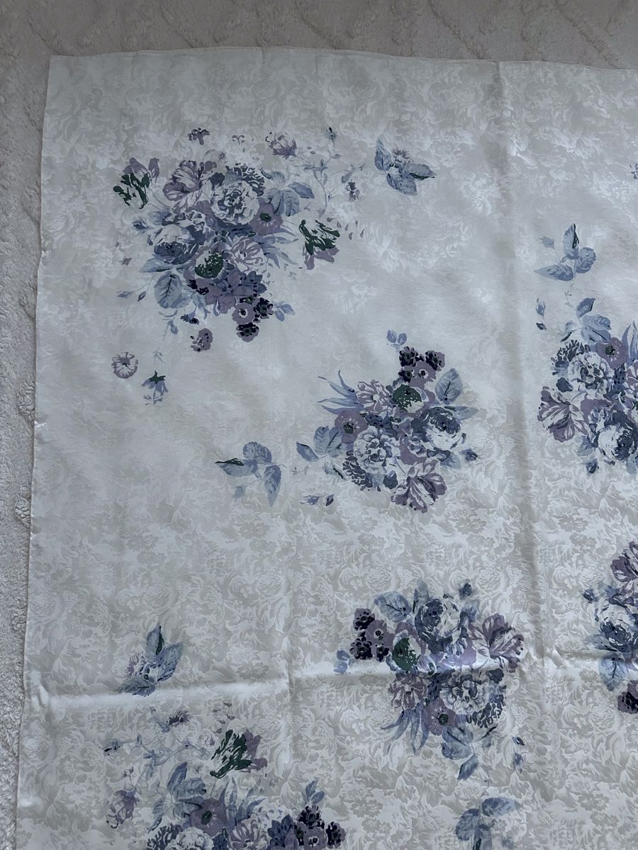 Foulard & Sciarpe: Grosser Seiden Foulard – Nuovo (secondo la descrizione) da Zollikon venduto da pan_8jtm 4