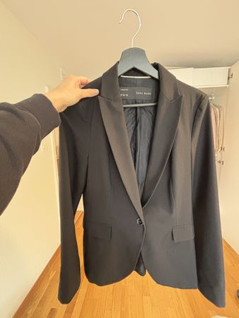Woman black blazer