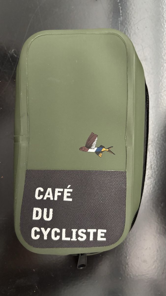 Altro in  Abbigliamento & Accessori: Cafe du Cycliste Etui – Usato da Uettligen venduto da urbaner1