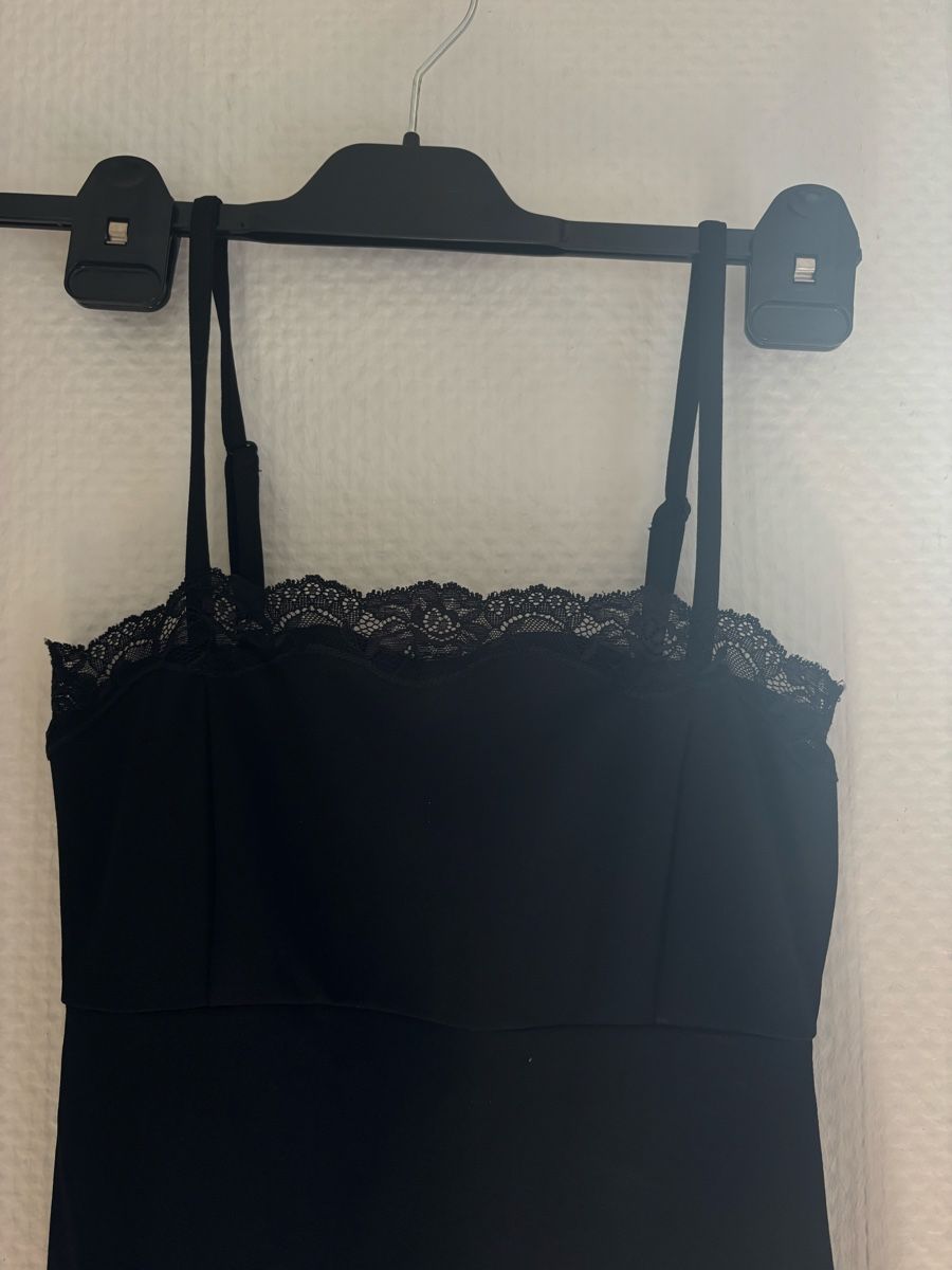 Bershka Robes: Robe noire courte  – D'occasion à Lausanne par shabnam.t 2