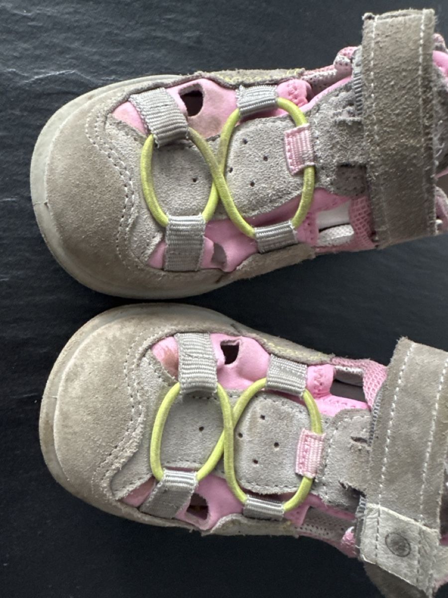 Elefanten Scarpe per ragazze: Sandalen Elefanten Grösse  rosa/grau – Usato da Zürich venduto da Petrui 2