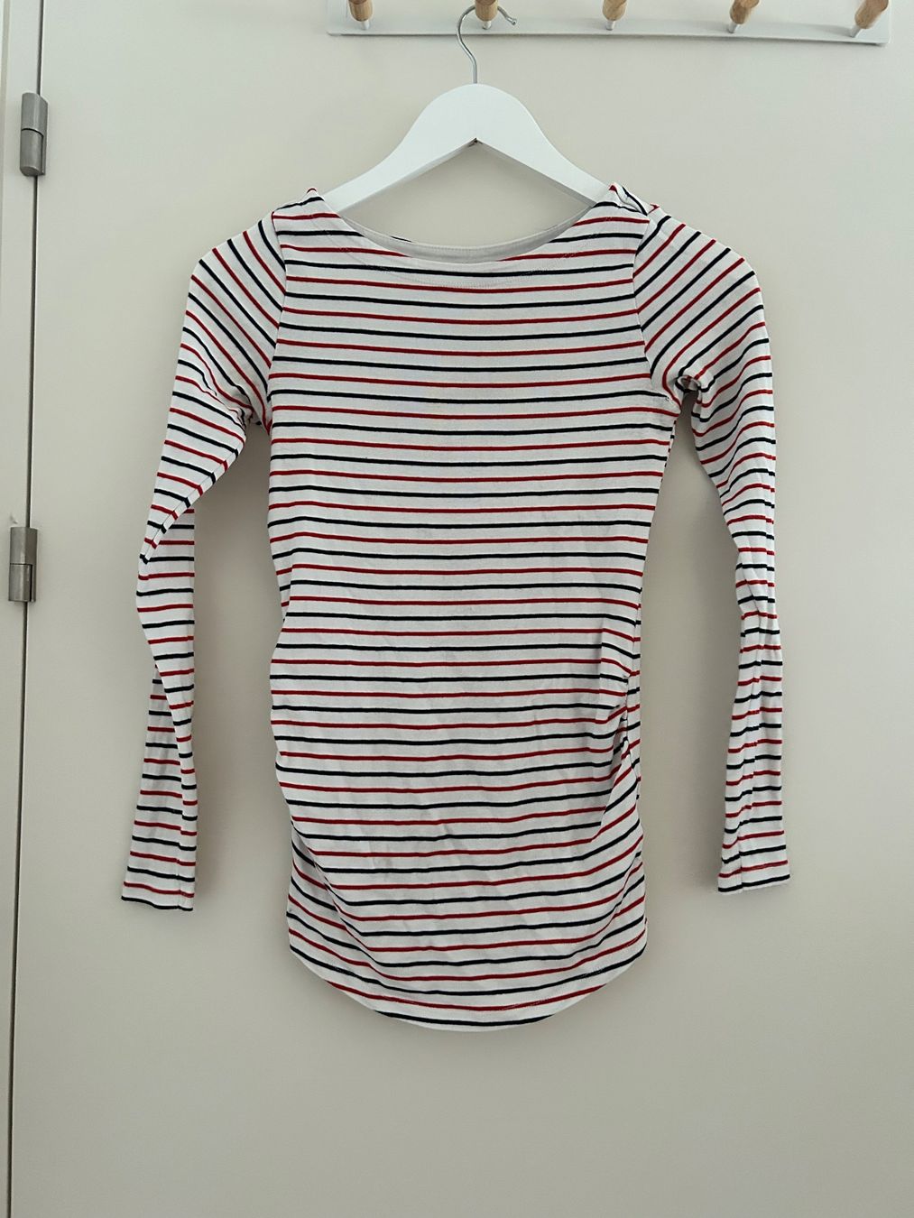 H&M Top: Umstandsshirt gestreift weiss rot blau – Usato da Zürich venduto da predisha