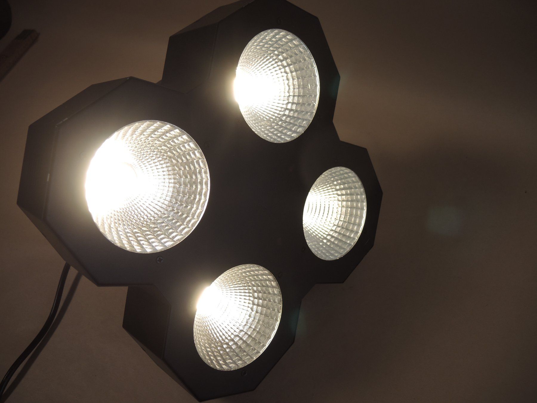 Lampes: lightmaxx LED BLINDER 4 Scheinwerfer 4x50 Watt – D'occasion à Rorschach par maeck8 6