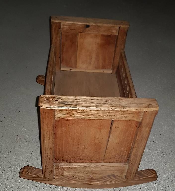 Holzartikel: Spielwiege Wiegeli antik – Gebraucht aus Zürich von Holzwurmk
