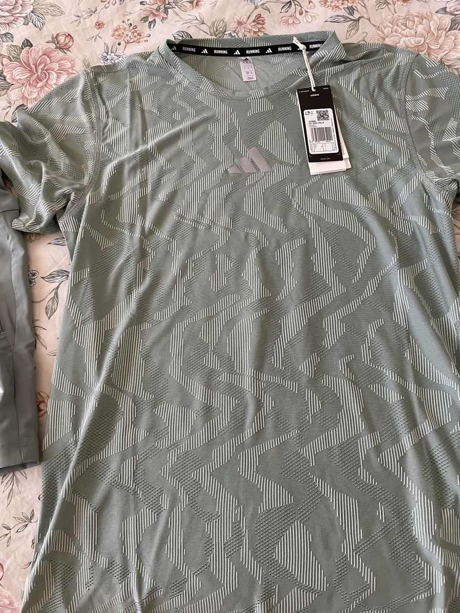 Adidas Lotti di vestiti: Ensemble sport adidas homme Small – Nuovo e nell'imballaggio originale da Genève venduto da rac_pc86 1