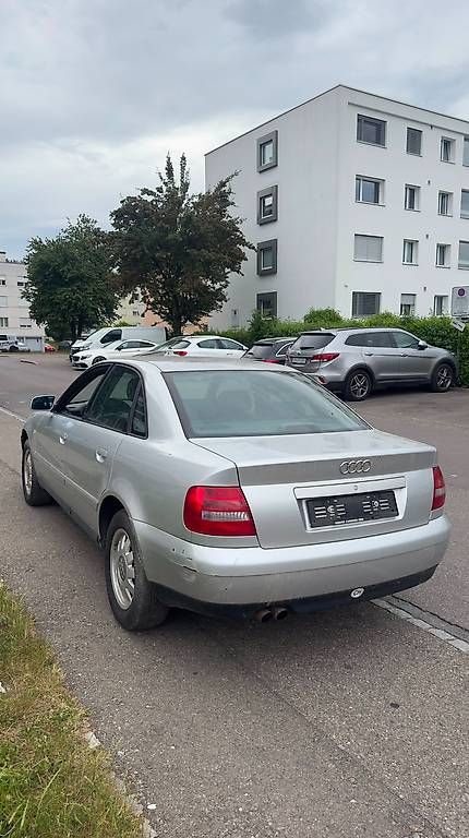 Automobili: Audi A4 B5 2.4 V6 Automat!  – Usato da Embrach venduto da siiviisii 3