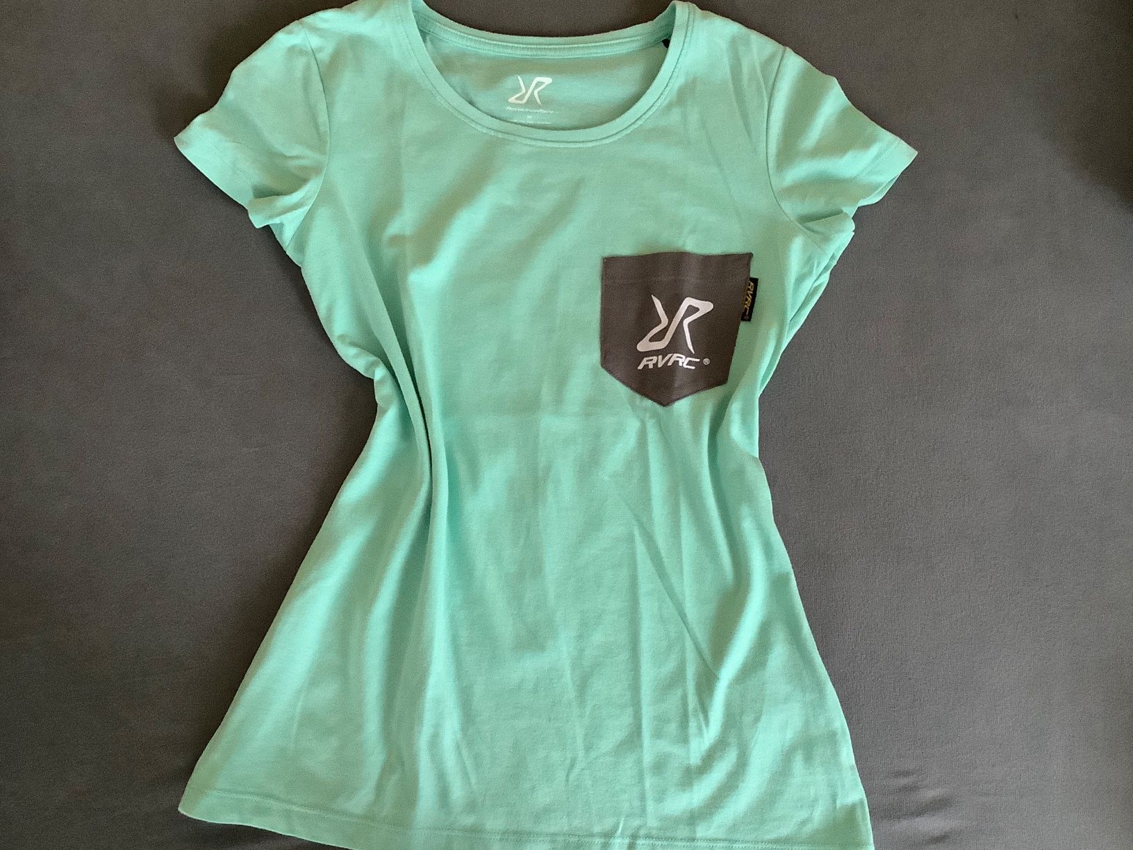 T-shirt: T-Shirt von Revolution Race – Usato da Uznach venduto da manulas