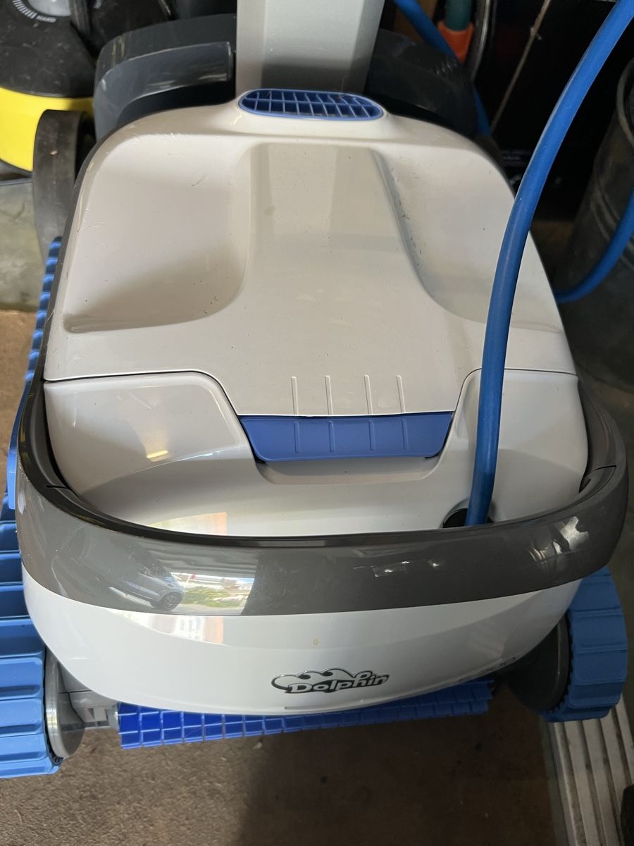 Dolphin Accessori per Piscine: Dolphin Poolroboter S200 Robotic Cleaner – Usato da Schenkon venduto da NCB77 1