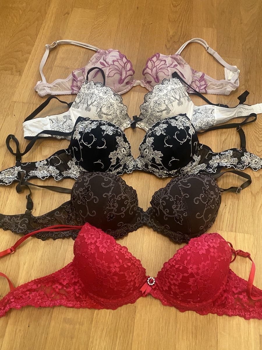 Altra biancheria intima: 5er Set schicke BHs mit Spitze  – Usato da Birmenstorf AG venduto da Midget0
