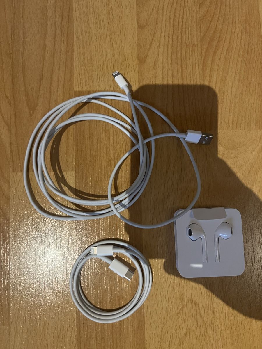 Apple Cavi: 2 câbles + AirPods Apple – Nuovo (secondo la descrizione) da Bulle venduto da TheBigL