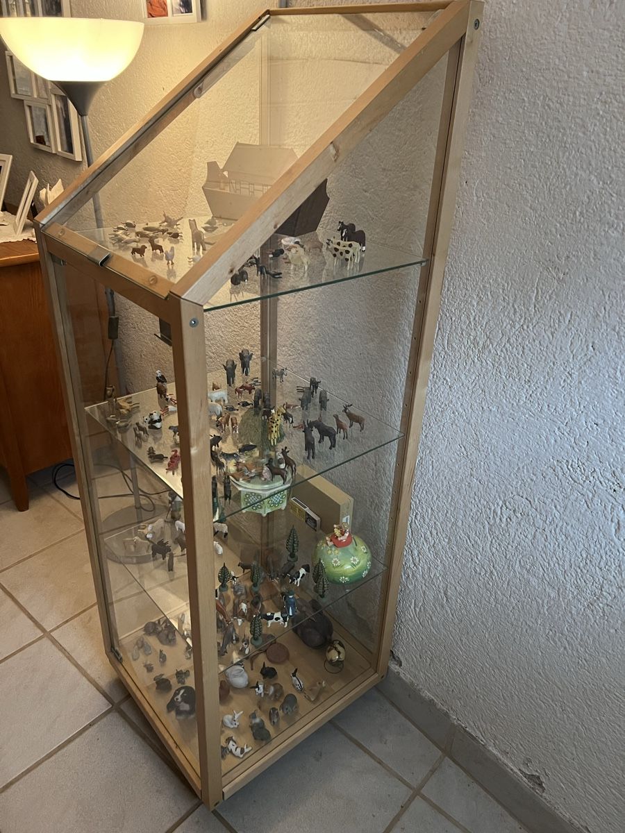 Ikea Vitrines: Vitrine – D'occasion à Arboldswil par Floehmi66 1