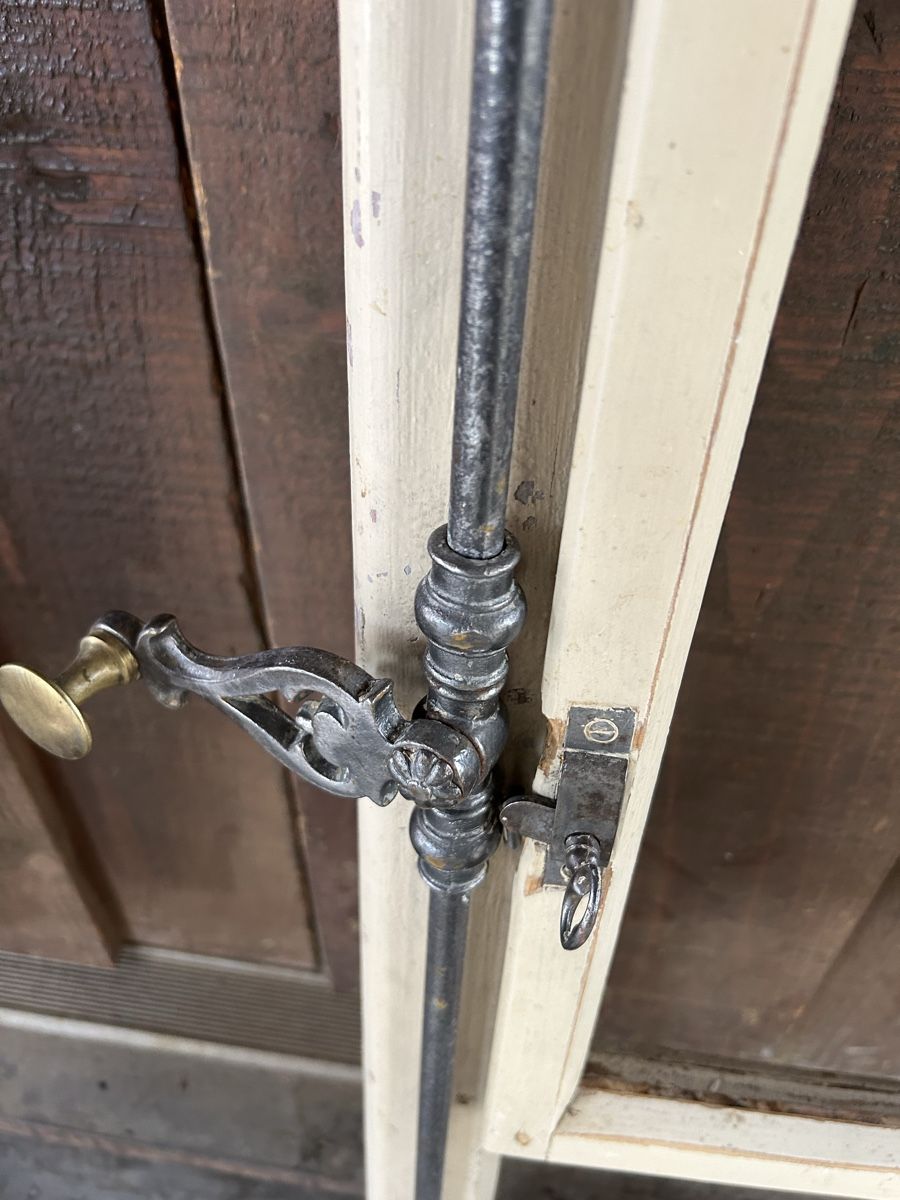 Fenster: Ein wunderschöner alter Fensterflügel. – Gebraucht aus Gwatt (Thun) von ate_6ng8 3