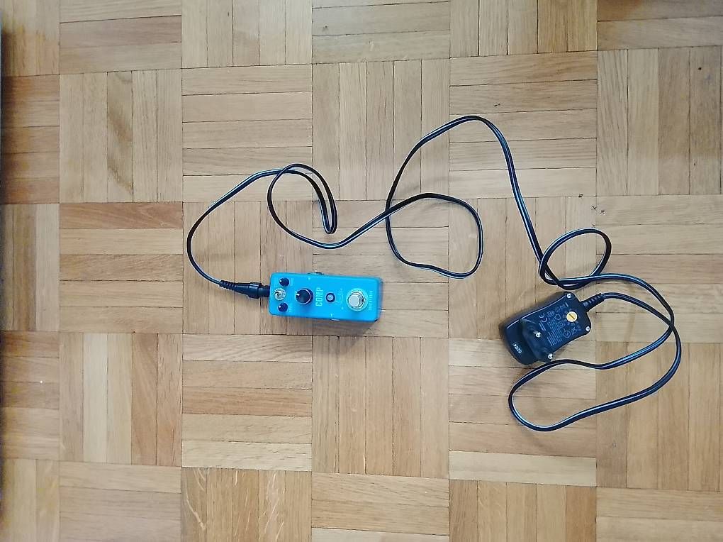 Strumenti musicali: Chitarra elettrica  – Usato da Breganzona venduto da nello.iavarone
