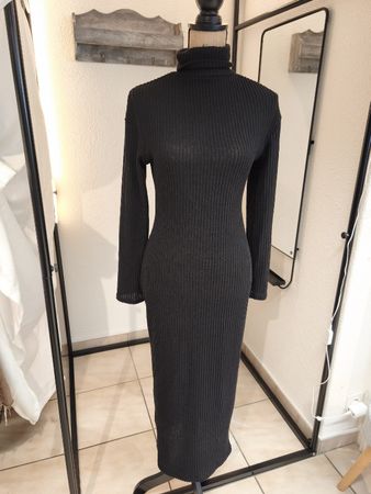 Strickkleid gerippt schwarz Rollkragen Grösse M neuwertig