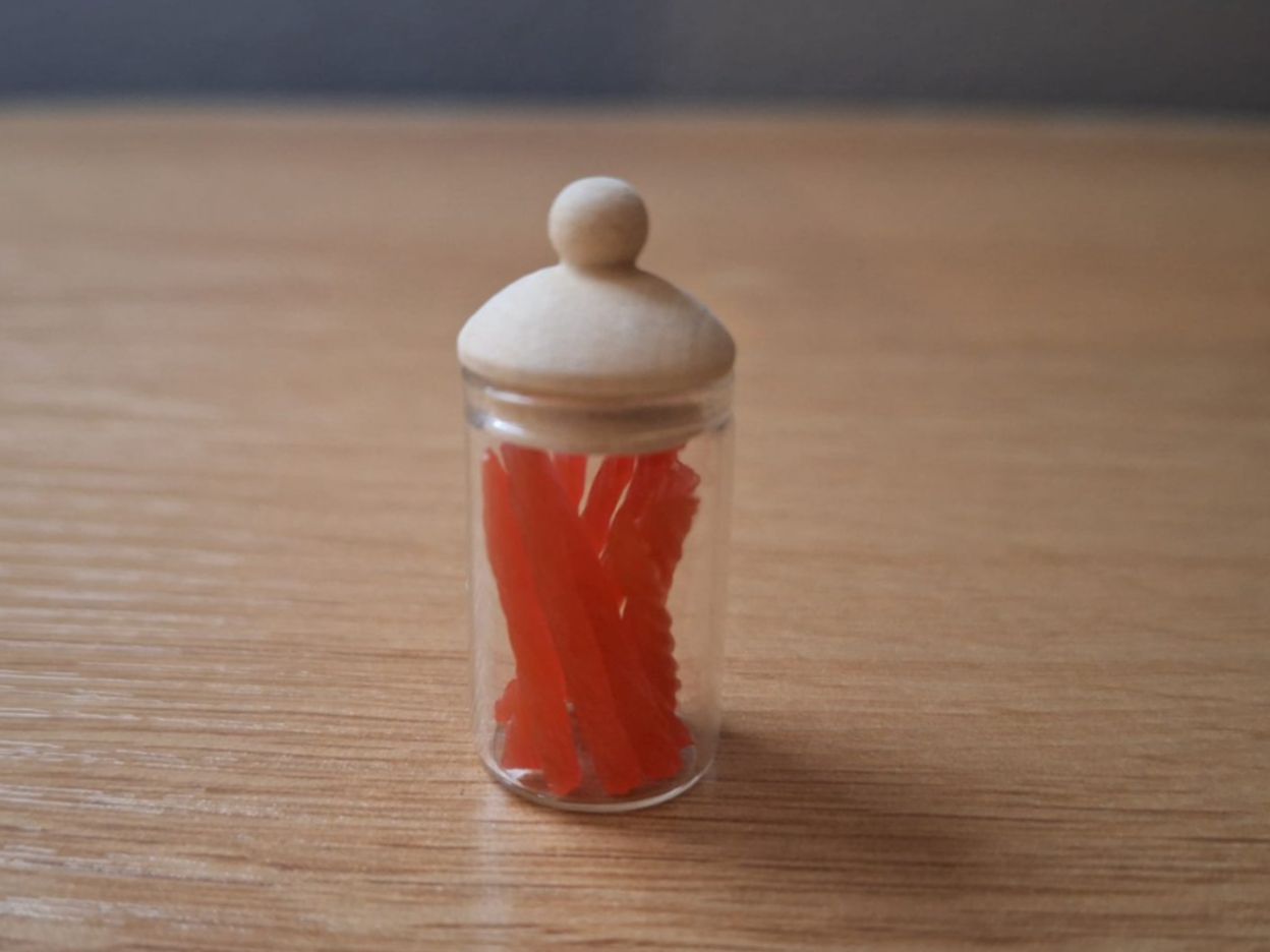 Puppenhäuser & -möbel: Twizzler Gummistangen Glas – Neu (gemäss Beschreibung) aus Zürich von HandmadeTinyFood 1