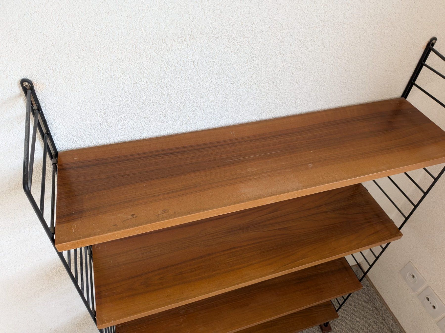 Regale: Kleines String-Regal - Mid-Century, 4 Tablare - Ref. 07/16 – Gebraucht aus Au ZH von BrockiAu 1
