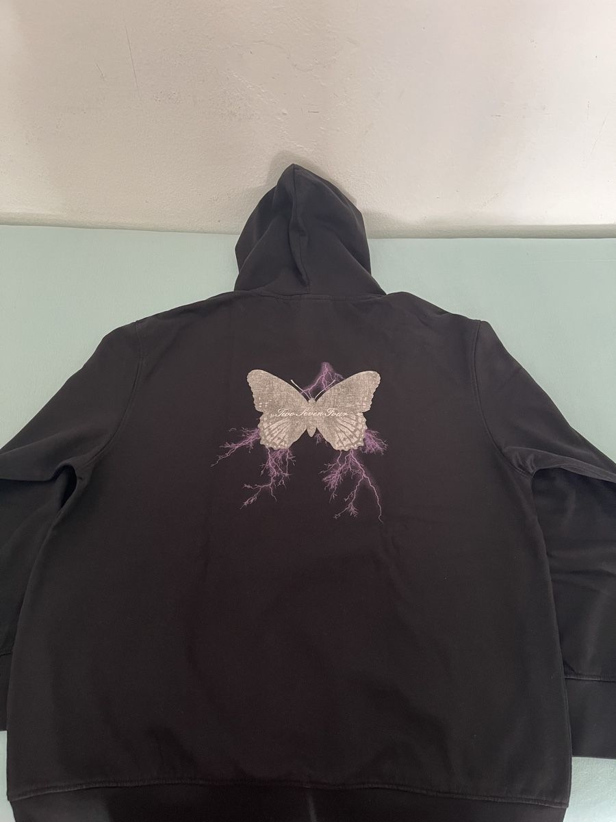 Pullover & Sweatshirts: 274 Butterfly Pullover – Gebraucht aus Zollikerberg von JvD0211