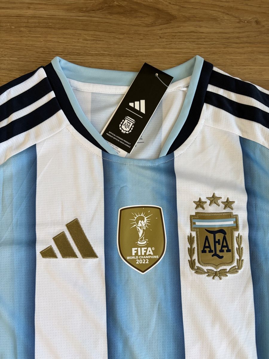 Adidas Leibchen & Hosen: WM2026 Trikot von Argentinien GR:L  – Neu und originalverpackt aus Aarau von rot_9nkv 1