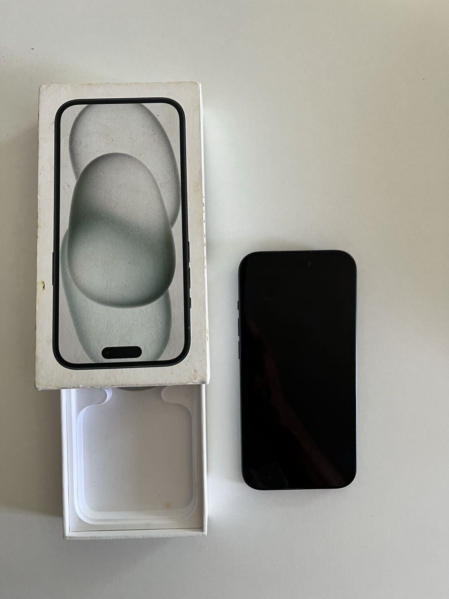 Apple Handys / Smartphones: Apple iPhone 15 128GB Schwarz – Defekt aus Bonstetten von Dargslan