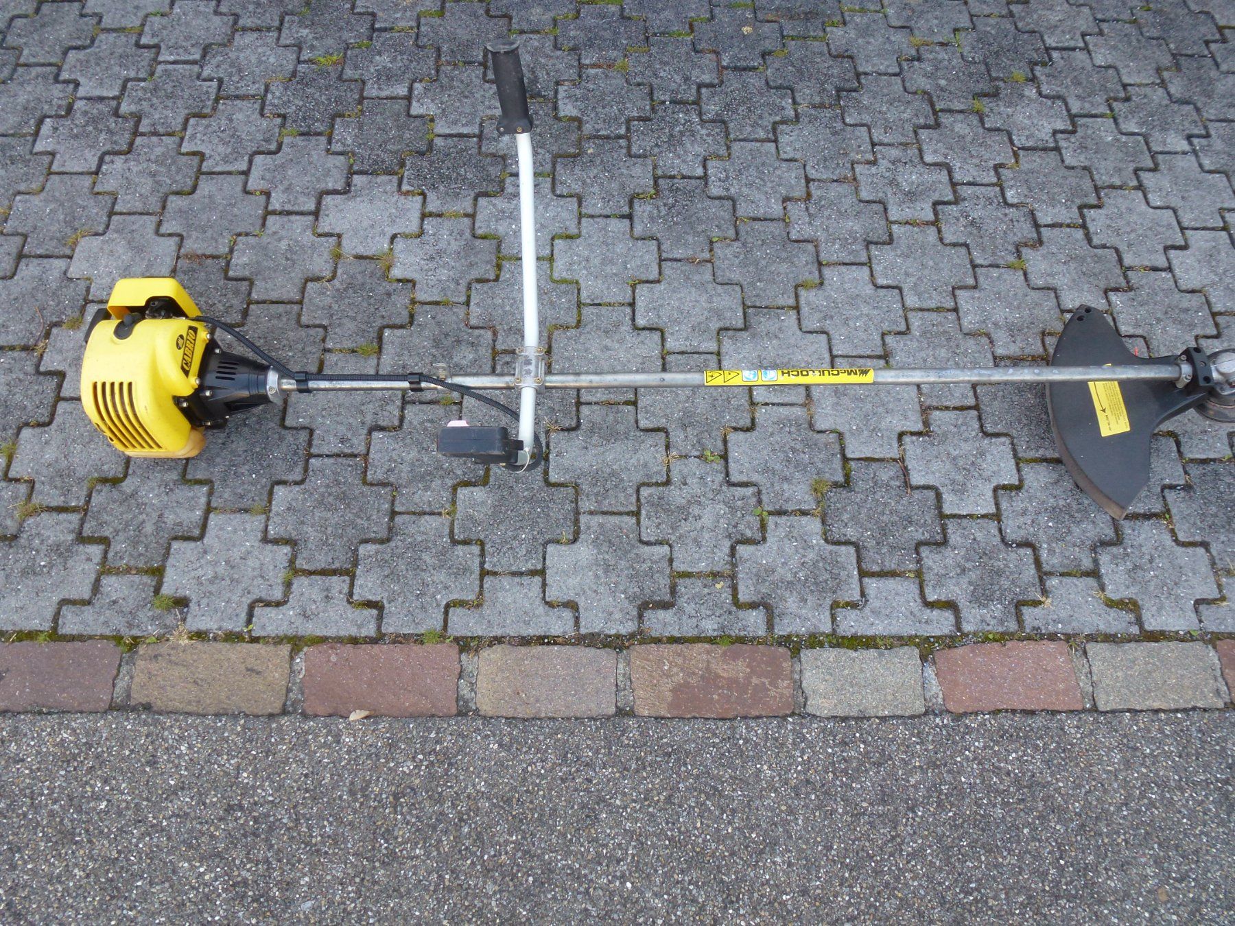 Rasenmäher: Freischneider MC CULLOCH Cabrio 310 – Defekt aus St. Gallen von Cudimott