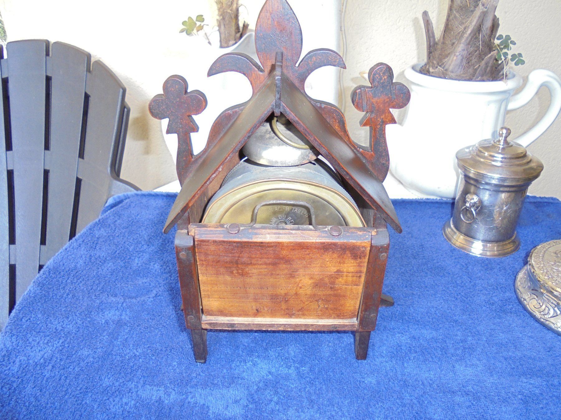 Sveglie: Antiker Wecker mit Holzübergehäuse, ca. 1930 – Usato da Camorino venduto da Hunpete 5