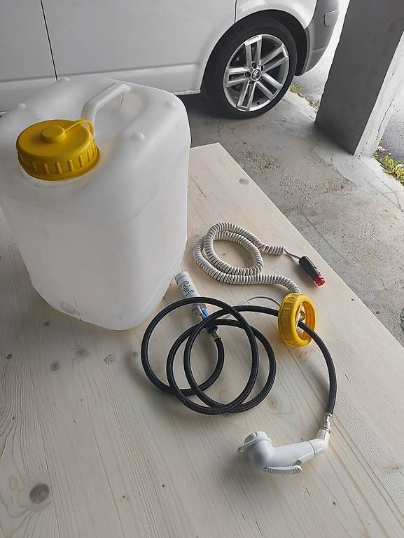 Duschen: Camping-Dusche – Gebraucht aus Wolfhalden von Snaegi 2