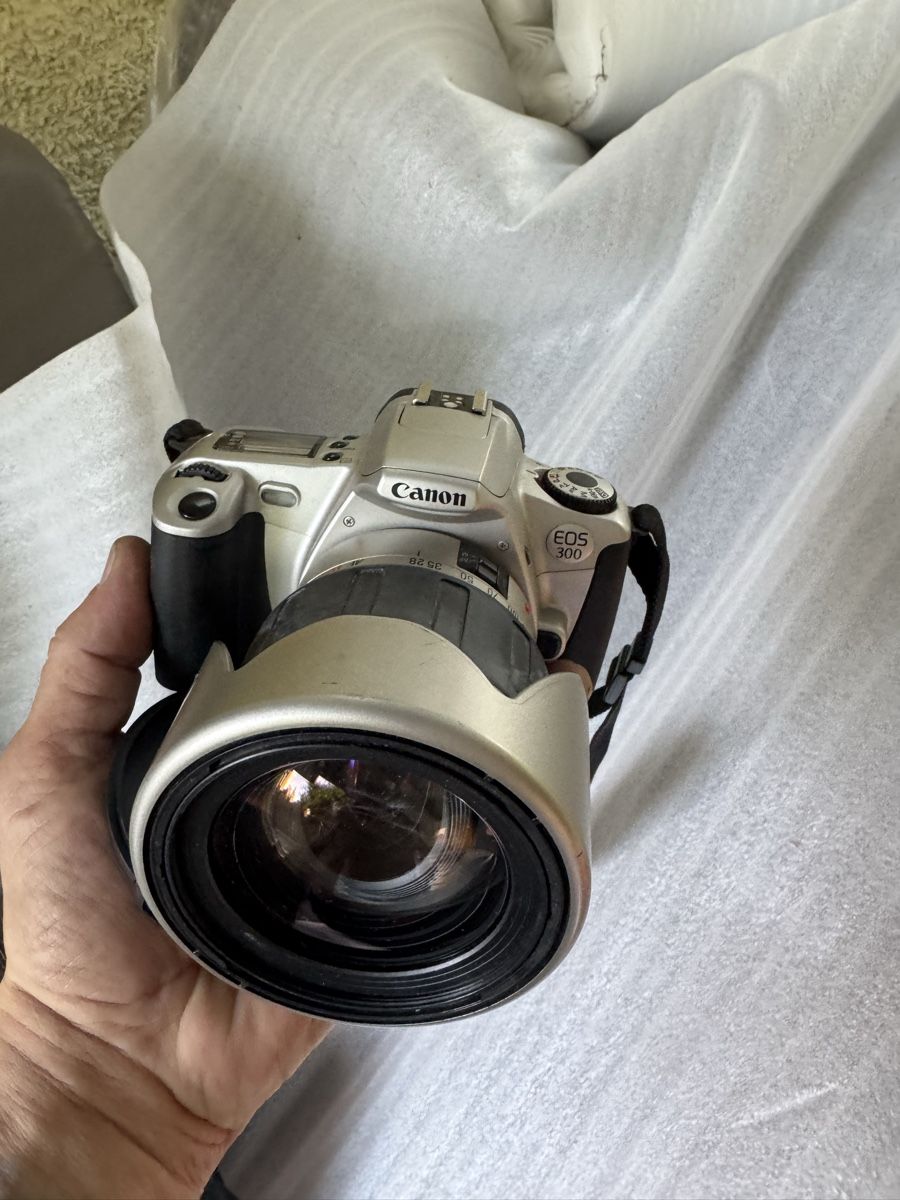 Canon Fotocamera: Canon EOS 300 und EOS 650 – Usato da Niedergösgen venduto da bek_w6hm 2