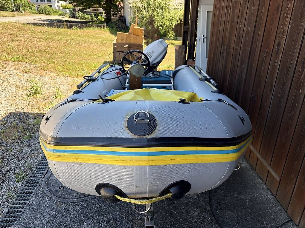 Barche: Schlauchboot mit Slipanhänger und Motor – Usato da Wittnau venduto da Ricartutti 4