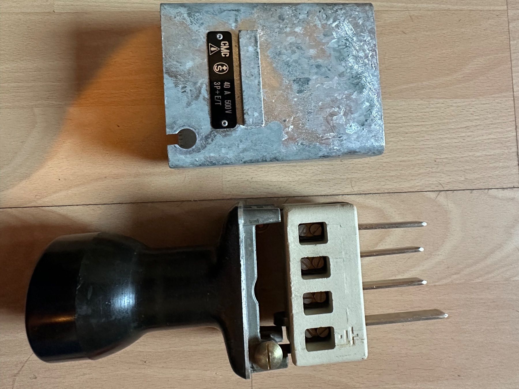 Spine: Stecker  J 40 4 Polig NEU CMC – Usato da Huttwil venduto da Bolpa 3